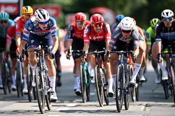 Eerst Philipsen en dan toch Magnier die Elfstedenronde Brugge na millimetersprint wint: 'Missschien iets bredere banden moeten opleggen'