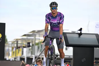 Van Poppel kan ondanks gemiste kans nog wel lachen, stoom bij Groenewegen komt uit de oren: 'Ben goed pissed'
