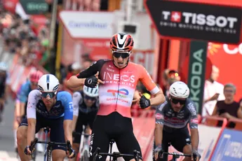 Nu als geweldige winnaar, maar geëmotioneerde Turner moest al vroeg in Vuelta deceptie verwerken: 'Toen baalde ik'