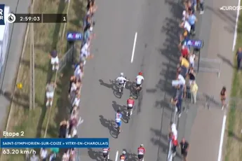 Visma | LaB-talent wint met machtige sprint tweede etappe Tour de l'Avenir, Decomble neemt leiderstrui over van Seixas