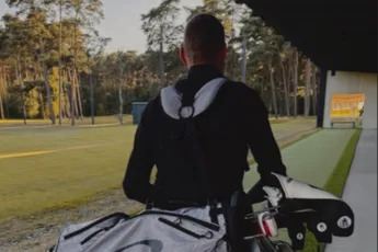 'Ben je nooit moe?!' Van der Poel stond amper 3,5 uur na Renewi Tour-ontknoping alweer op de golfbaan