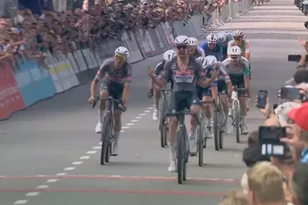 Bizarre omwenteling bij BK gravel: topfavoriet Merlier wordt in sprint gevloerd door verrassende Vandeputte