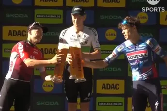 🎥 Winnaar Townsend vol ongeloof na eerste WorldTour-zege ('nog steeds in shock'), maar podium-bier is hem te veel