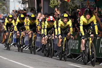 'Dat is niets voor Visma | Lease a Bike'; Knetemann betwist wind-verklaring Jorgenson na ploegentijdrit Vuelta