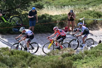 Eindelijk uitleg op de vraag: waarom joeg UAE 3 weken lang op ritsucces in Vuelta, ondanks 'openbaring' Almeida?