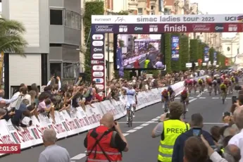 Wiebes drie klasses apart in eerste etappe Simac Ladies Tour en pakt meer dan alleen bonificaties na massasprint