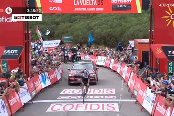 Soler wint nummer 7 voor UAE in Vuelta, maar daarachter maakt Vingegaard Angliru-verlies op Almeida goed