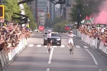 Pogacar rijdt zelfs na week zonder training iedereen aan bonken: 'Was beetje bang om naar Canada af te reizen'