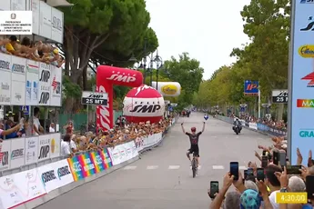 Dit keer geen UAE of Del Toro: Storer weet op geniale wijze Memorial Marco Pantani te winnen