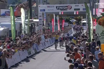 Ook hele vroege Visma-versnelling van Gloag doet Magnier niet wankelen: Fransman completeert hattrick in Slowakije