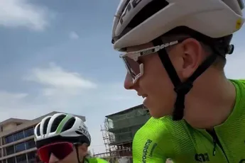 🎥 Pogacar en Zigart kijken op bij training op Rwandese bodem, Nederlanders trekken er samen op uit