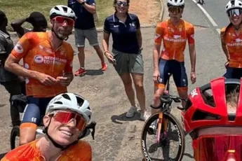 Bondscoach Ten Dam bezorgde iedere renster wedstrijdshirt met persoonlijk bericht: dit stond er bij Vollering op