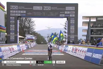 Ook Visma-talent kan topfavoriete Bäckstedt niet van WK-tijdrijden-titel houden bij de beloften: Britse degradeert concurrentie