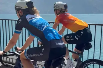 Bodine Vollering zag zus EK winnen, maar Demi bleef zonder beeld met zenuwen achter: 'Dan schiet je flink tekort'