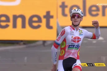 Vanthourenhout zegeviert in Superprestige Overijse na prachtige tweestrijd met Ronhaar