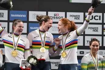 Met dubbel goud in Team Sprint heeft Nederland nu twee 'Bullet Trains': 'Heel Apeldoorn in de regenboogtrui'