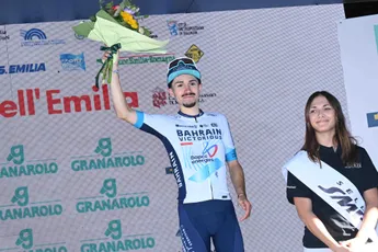 Lenny Martinez sluit seizoen af met zege in Japan Cup, Riejanne Markus helpt ploegmaat aan zege in China