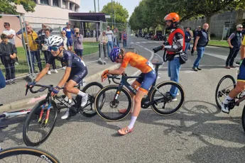 Veel tranen bij Nederland na junioren-EK, angstig dalende Megan Arens heeft advies voor Pogacar en co op listig rondje