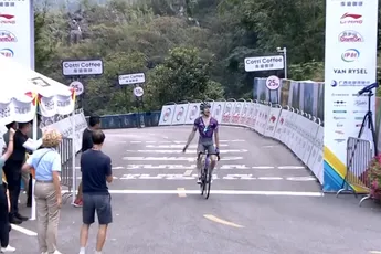 Paul slaat Double-slag in China! UAE eindelijk bergop geklopt, Visma | Lease a Bike ziet youngster dicht eindigen