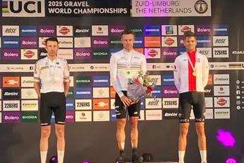 Hoe brachten namen als Gilbert, Tankink, Museeuw en Roche het er vanaf in hun eigen categorie op WK gravel?