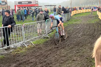 Van Merksplas naar Tour de France? Lander Loockx (Unibet Rose Rockets) terug in de cross: 'Heb zes weken op de roller getraind'