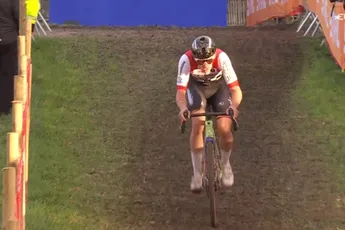 Nys roemt Van der Haar na 'teamoverwinning' in Flamanville: 'Het gebeurde twee keer in dezelfde bocht'