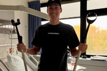 Goed nieuws voor Ramon Sinkeldam: 'Bizar gevoel om weer rechtop te kunnen staan'