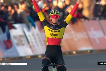 Tabor Thibau! Belgisch kampioen Nys in ijskoude condities klasse apart in Tsjechische Wereldbeker