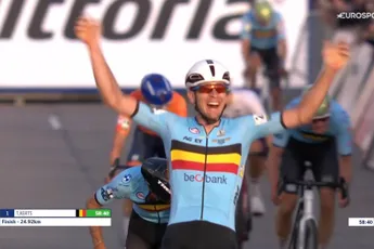 Blijf nog maar even weg, Mathieu en Wout: Ronhaar entertaint op waanzinnig EK, maar Aerts zorgt voor stunt tegen Nys