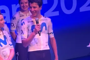 Cian Uijtdebroeks probeert 'calma, calma' erin te krijgen bij Movistar: 'Ik en Visma zaten op verschillend spoor'