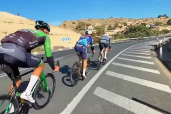 🎥 Next Stop: Antwerpen! Van der Poel neemt Evenepoel weer mee op de 'Calpe Express'