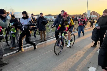 Thibau Nys had belangrijk telefoontje te plegen na zege die trots maakte: 'Wout kon hier zijn ding niet doen'