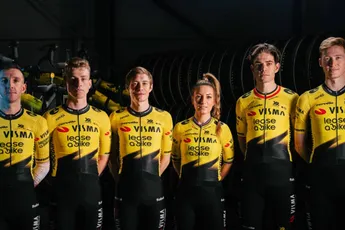 Daar is het nieuwe tenue van Visma | Lease a Bike: iets meer zwart en scherpte voor Van Aert en Vingegaard