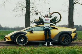 Mathieu van der Poel duidelijk voor zijn terugkeer in de cross: 'Alles wijst erop dat Thibau Nys de nieuwe maatstaf is'