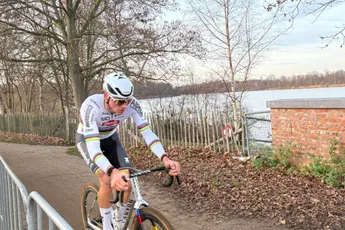 Mathieu en Adrie van der Poel halen in Hofstade herinneringen op aan vader-zoon-crossbezoekjes in mid-zeroes