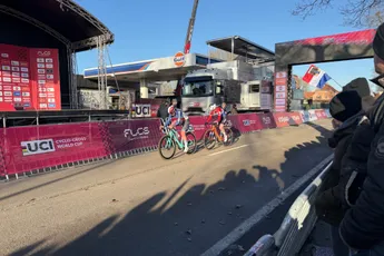Puck Pieterse kent het gevaar van Française Fouquenet en gooide met deze tactiek 'alles op de laatste ronde'