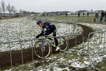 Afzwaaiende Van der Haar zag Van der Poel en Van Aert hem WK-titel kosten: 'Ze hebben de cross gedefinieerd en veranderd'