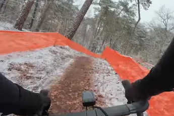 📽️ Hoe ligt het parcours van NK veldrijden 2026 in Huijbergen erbij na alle sneeuw? Puck Pieterse toont het!