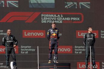 Live | Magistrale Verstappen wint de Grand Prix van Hongarije en loopt flink uit op Leclerc