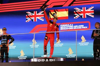 Ferrrari grijpt unieke kans in Singapore: 'We hebben deze race perfect uitgevoerd'