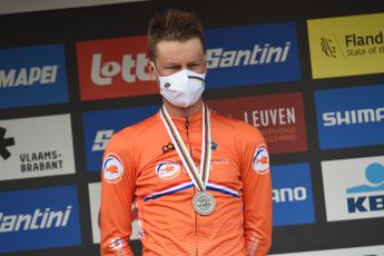 Van Baarle gaat in 2022 voor Tour, Vuelta en WK: 'In die lange koersen heb ik nu echt vertrouwen'
