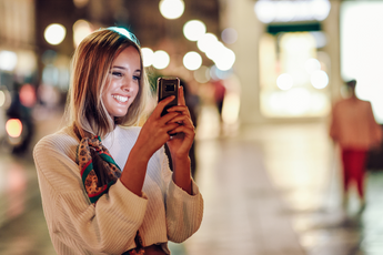 7 tips voor fotograferen met je telefoon bij weinig licht
