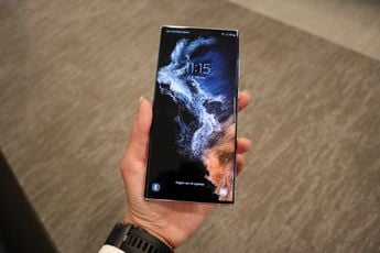 Droptest: Samsung Galaxy S22 Ultra valt op anderhalve meter hoogte