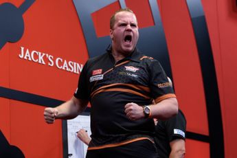 Van Duijvenbode on juggling work with darts: "I think that makes you real"