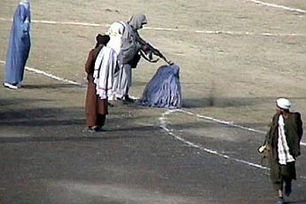 Inclusieve Taliban van Sigrid Kaag kondigen genderapartheid aan: meisjes en jongens gescheiden op universiteit