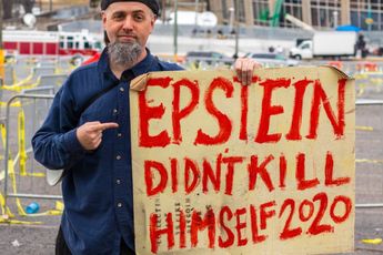 Doofpotaffaire Epstein helemáál compleet! Video zelfmoordpoging 'per ongeluk verwijderd'