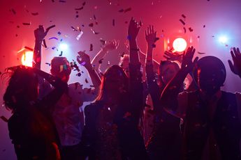 Nachtclubs zijn het coronabeleid van Rutte en Kuipers helemaal zat en gaan vanaf zaterdag 12 februari weer open