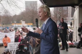 Geert Wilders bij bezoek aan azc Rosmalen: 'Het zijn altijd de gewone mensen die worden opgezadeld met een azc in de buurt'