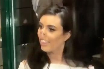 Kim Kardashian look-alike doet net alsof ze een schattig varkentje is