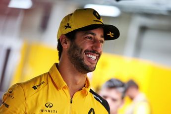 Ricciardo ziet een bekend patroon in seizoensstart Red Bull: 'Dat is een mysterie'
